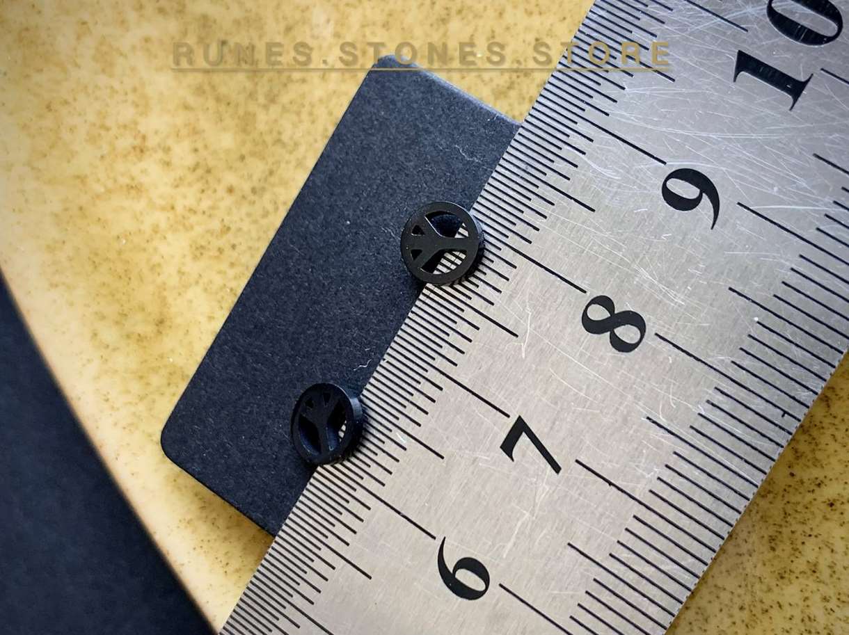 Маленькие серьги пусеты гвоздики Руна Альгиз ᛉ черные